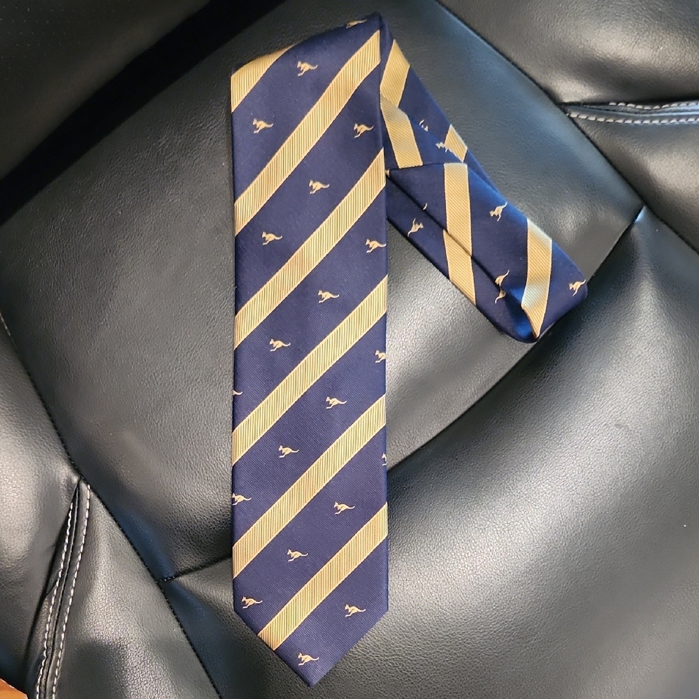 🎄5/$30🎄Blue and Gold Striped Tie